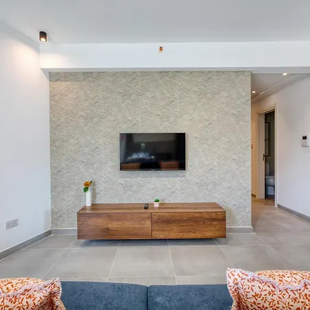 Apartamento Stunning Heart Of St Julians Sleeps 5