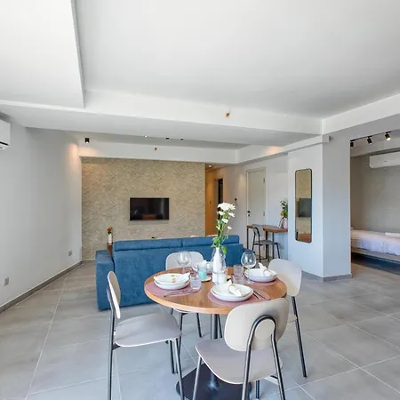 Stunning Heart Of St Julians Sleeps 5 St Paul's Bay
