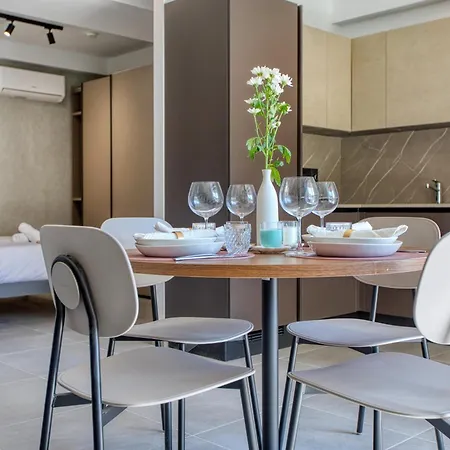 Stunning Heart Of St Julians Sleeps 5 Апартаменты *