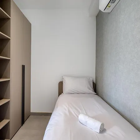 Stunning Heart Of St Julians Sleeps 5