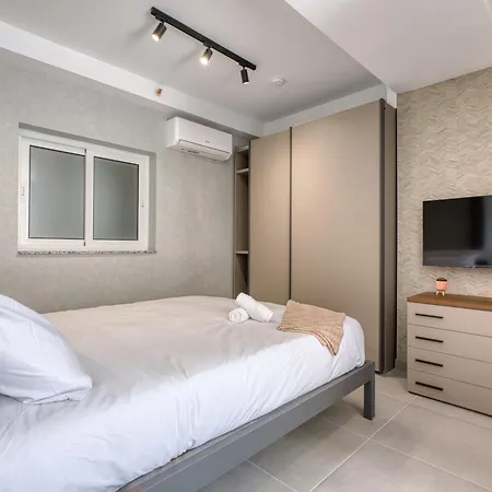 Stunning Heart Of St Julians Sleeps 5 *